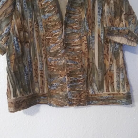 Chico's women's size 2 (L) multicolored short sleeve cardigan - Picture 3 of 13